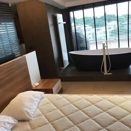 Booking's Best. Bosphorus View 450sq Meter イスタンブール